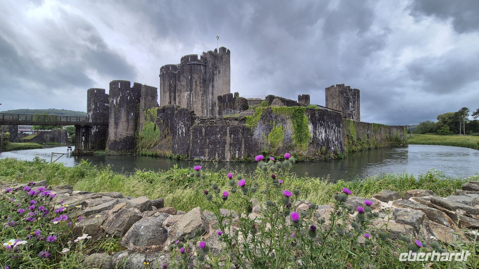 Caerphilly Castle &ndash; &copy; Sinah Witzig (Eberhardt TRAVEL)