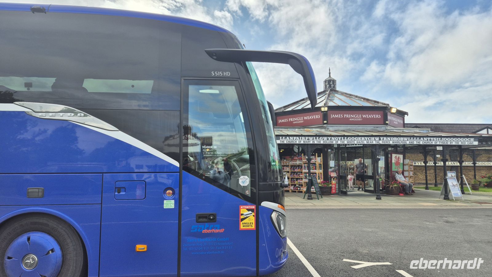 Llanfairpwllgwyngyllgogerychwyrndrobwllllantysiliogogogoch &ndash; &copy; Sinah Witzig (Eberhardt TRAVEL)