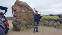 Alan Smith begrüßt uns an Carter Bar in Schottland &ndash; &copy; Marlies Thrum (Eberhardt TRAVEL)