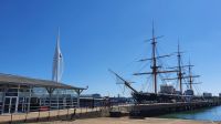 20220709 161531 HMS Warrior und Spinnacker Tower &ndash; &copy; Marlies Thrum (Eberhardt TRAVEL)