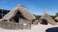 20220711 105148 Steinzeitdorf in  Stonehenge &ndash; &copy; Marlies Thrum (Eberhardt TRAVEL)