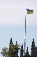 Ukrainische Flagge auf der St. Johns-Kirche, Edinburgh
