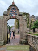 Aberdeen Eingang zur Universität &ndash; &copy; Barbara Pflicke (Eberhardt TRAVEL)