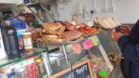 20230713 122217 Mittagspause am leckersten Fischstand in Oban  &ndash; &copy; Marlies Thrum (Eberhardt TRAVEL)