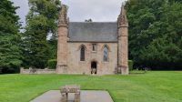 Kapelle auf dem Moot Hill am Scone Palace 20230803 152502 &ndash; &copy; Marlies Thrum (Eberhardt TRAVEL)