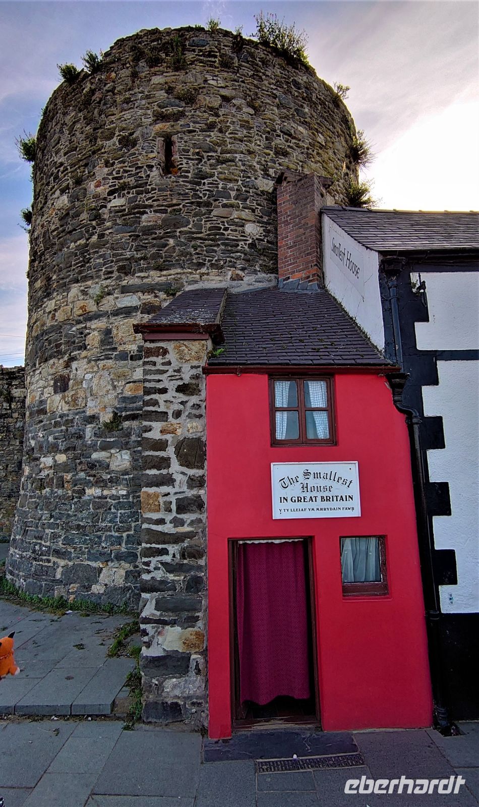 Conwy - Das kleinste Haus... (in rot) &ndash; &copy; Burkhard Herpich (Eberhardt TRAVEL)