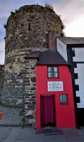 Conwy - Das kleinste Haus... (in rot) &ndash; &copy; Burkhard Herpich (Eberhardt TRAVEL)