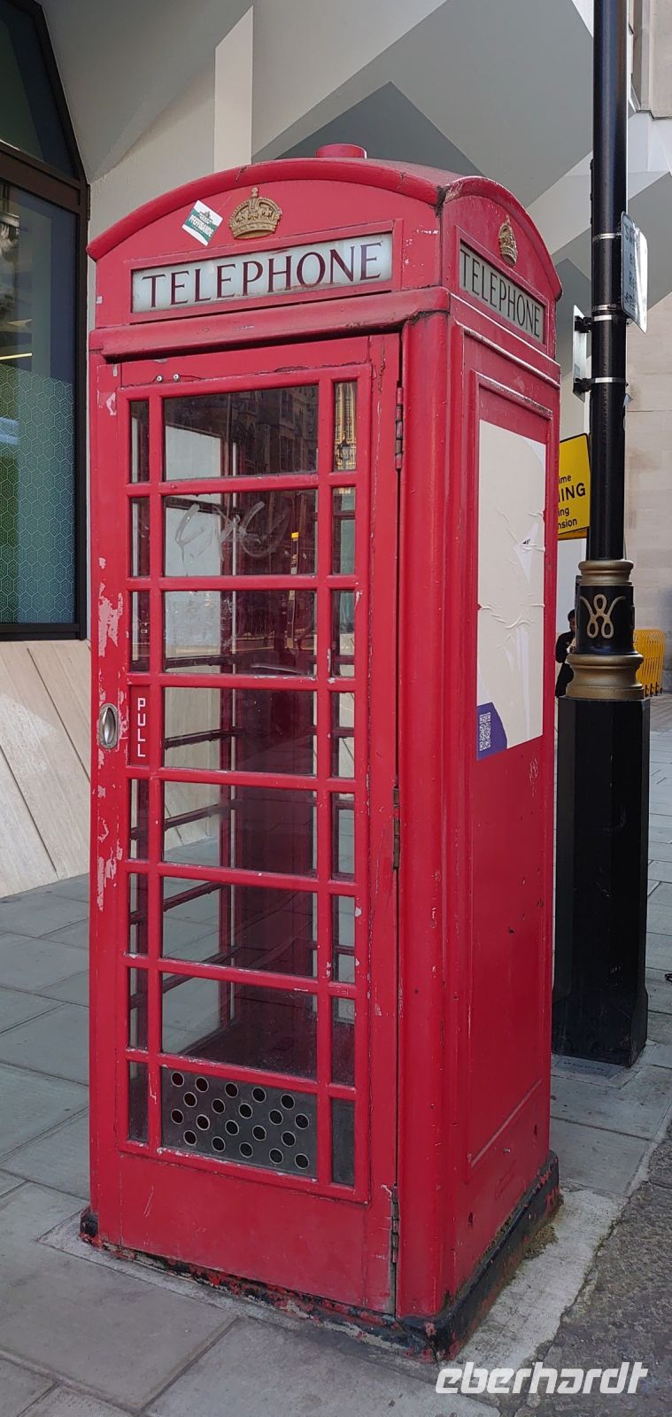 Telefonzelle - Out of Order.JPG &ndash; &copy; Burkhard Herpich (Eberhardt TRAVEL)