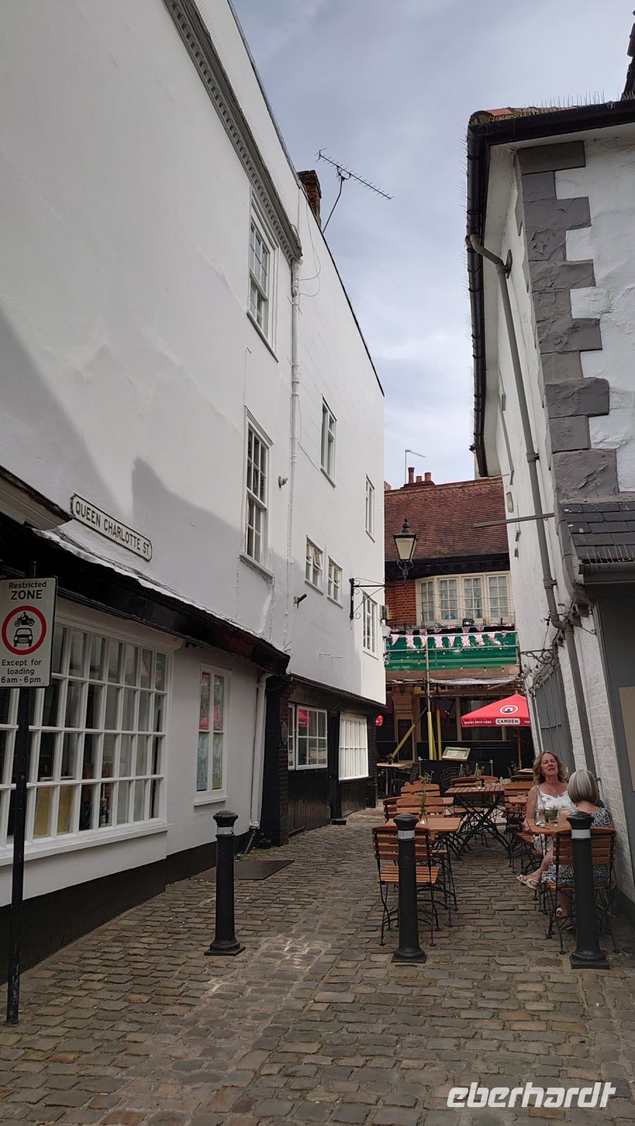 Queen Charlotte Street.JPG &ndash; &copy; Burkhard Herpich (Eberhardt TRAVEL)