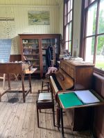 Schulpiano &ndash; &copy; G. Adamietz (Eberhardt TRAVEL)