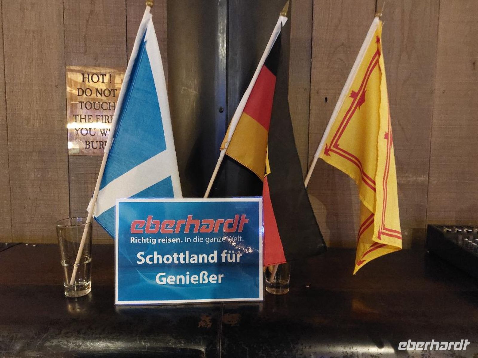 Edinburgh 01 Flaggen &ndash; &copy; Frank Reininghaus (Eberhardt TRAVEL)