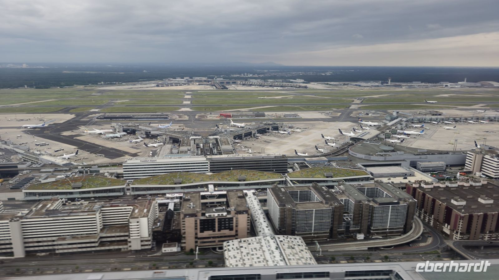 Frankfurt mal von oben  &ndash; &copy; Marlies Thrum (Eberhardt TRAVEL)