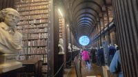 Book of Kells- die Bibliothek &ndash; &copy; Marlies Thrum (Eberhardt TRAVEL)