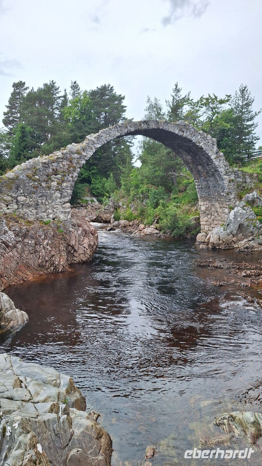 Carrbridge: Old Packhorse Bridge &ndash; &copy; Sinah Witzig (Eberhardt TRAVEL)