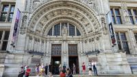Eingangsportal des V&A  &ndash; &copy; Marlies Thrum (Eberhardt TRAVEL)