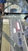 Auf dem Glasboden der Tower Bridge  &ndash; &copy; Marlies Thrum (Eberhardt TRAVEL)