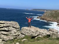 Südengland, RLin Sabine in Land‘s End &ndash; &copy; Sabine C. Seifert (Eberhardt TRAVEL)