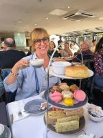 Heike beim Afternoon Tea  &ndash; &copy; Heike Jack (Eberhardt TRAVEL)