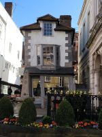Das schiefe Haus von Windsor  &ndash; &copy; Heike Jack (Eberhardt TRAVEL)