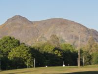 SCO-Dampf 25-0515 Edinb.King Arthurs Seat.jpg &ndash; &copy; Scharnhorst Eberlein (Eberhardt TRAVEL)