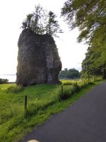 An diesem Stein band Fingal seinen Hund an: Fingals Dogstone  &ndash; &copy; Andreas Böcker (Eberhardt TRAVEL)