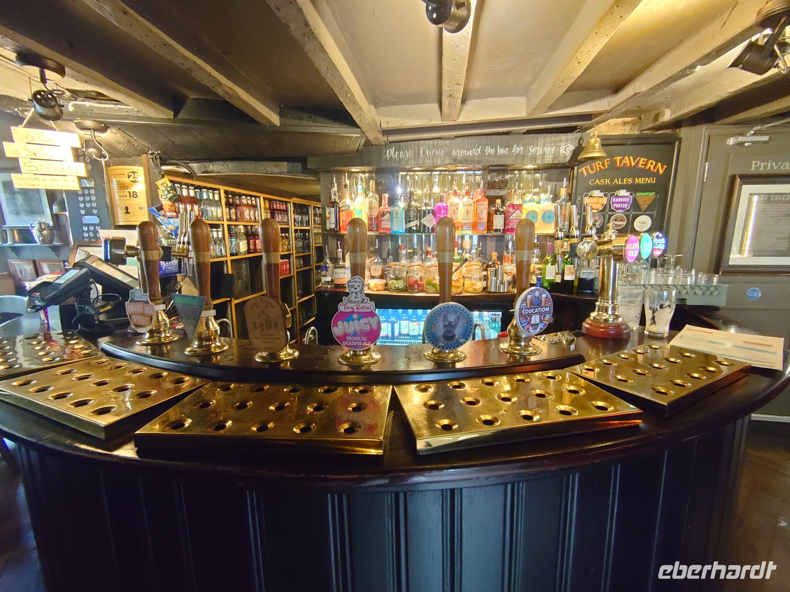 55 Die Theke... &ndash; &copy; Burkhard Herpich (Eberhardt TRAVEL)