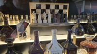 ganz spezielle Whisky-Behältnisse... &ndash; &copy; Marlies Thrum (Eberhardt TRAVEL)