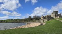 Blick zur Inchcolm Abbey