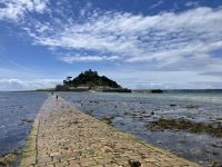 Südengland, Cornwall, Zugang bei Ebbe zum St. Michaels Mount &ndash; &copy; Sabine C. Seifert (Eberhardt TRAVEL)