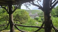 Blick zum Glenveagh Castle &ndash; &copy; Marlies Thrum (Eberhardt TRAVEL)