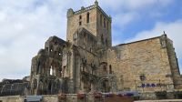 Fotostopp an der Jedburgh Abbey &ndash; &copy; Marlies Thrum (Eberhardt TRAVEL)