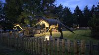 Dinos am Hotel in den Highlands &ndash; &copy; Marlies Thrum (Eberhardt TRAVEL)