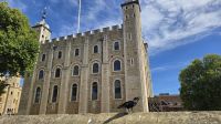 The White Tower mit Raben &ndash; &copy; Marlies Thrum (Eberhardt TRAVEL)