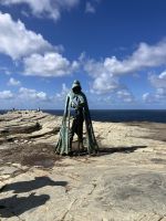 England, Tintagel, Statue Gallos &ndash; &copy; Sabine C. Seifert (Eberhardt TRAVEL)