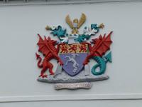 Caernarfon - Wappen der Grafschaft Gwynedd &ndash; &copy; Ralf Kuchenbecker (Eberhardt TRAVEL)