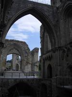 Glastonbury Abbey  &ndash; &copy; Norbert Binder (Eberhardt TRAVEL)