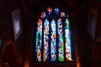 309 Plymouth, Minster St. Andrew, Glasfenster von John Piper und Patrick Reyntiens &ndash; &copy; Konrad Füssel (Eberhardt TRAVEL)