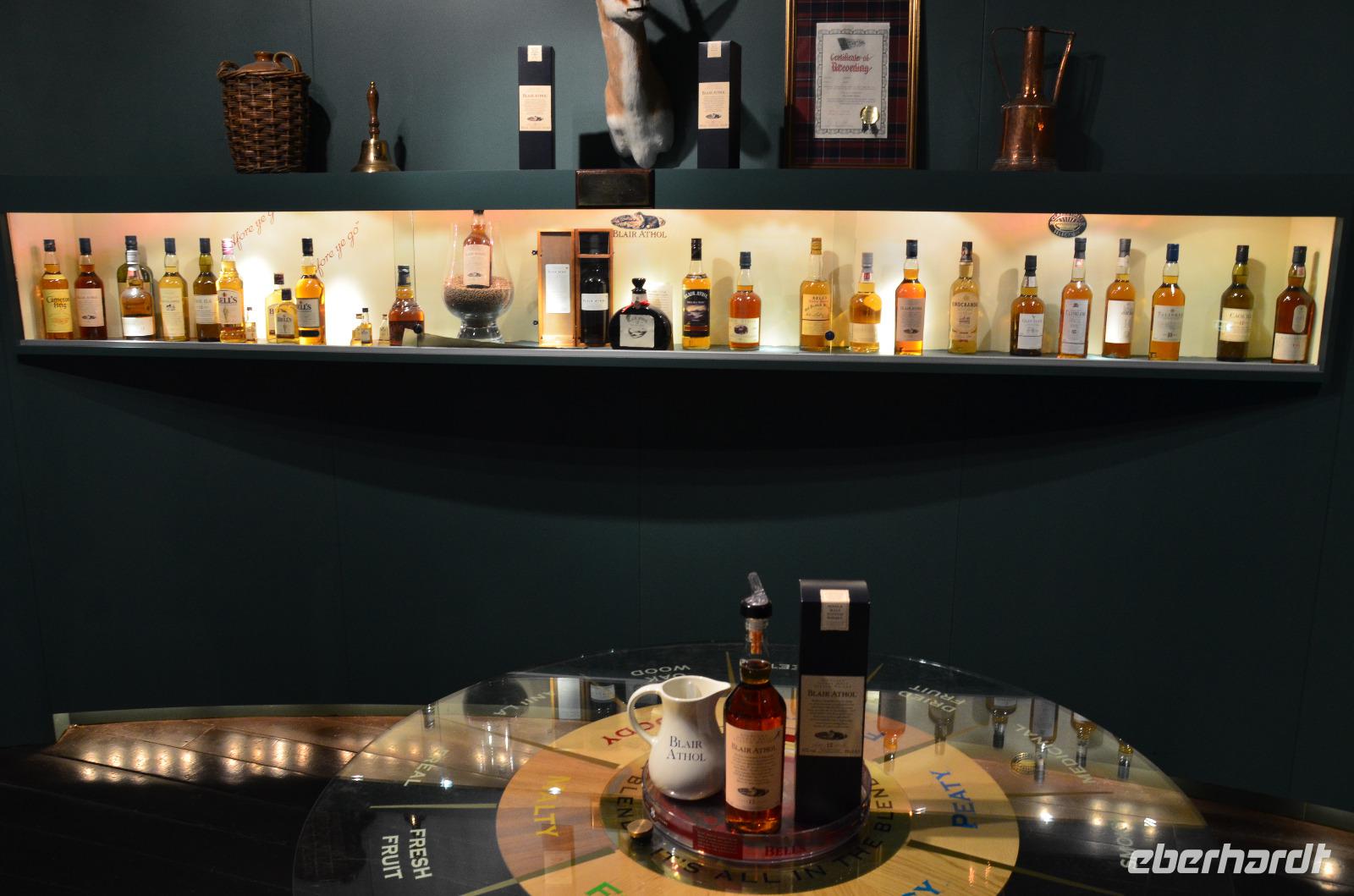 491 Pitlochry, Blair Atholl Distillery &ndash; &copy; Konrad Füssel (Eberhardt TRAVEL)