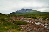 373 Skye, Sligachan Bridge  und die Black Cullin Hills &ndash; &copy; Konrad Füssel (Eberhardt TRAVEL)