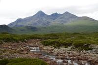 374 Skye, Sligachan Bridge  und die Black Cullin Hills &ndash; &copy; Konrad Füssel (Eberhardt TRAVEL)