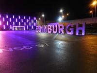 Flughafen Edinburgh bei Nacht &ndash; &copy; Simone Kaufmann im Auftrag von Eberhardt TRAVEL (Eberhardt TRAVEL)