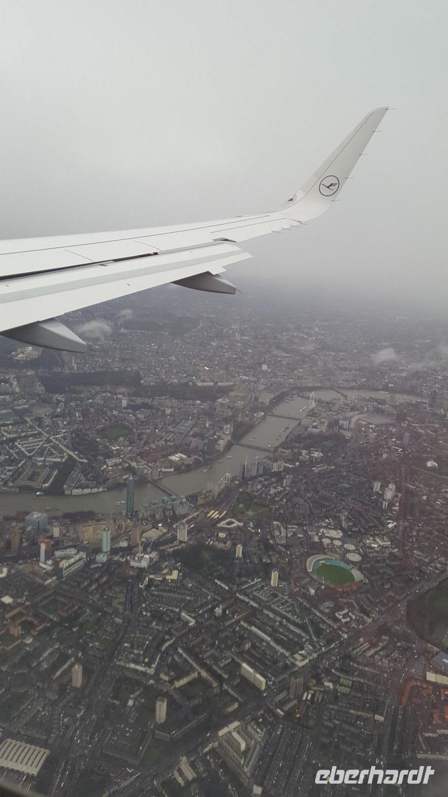 Landeanflug auf London 20171229_110043 &ndash; &copy; Marlies Thrum (Eberhardt TRAVEL)