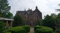 Am Bischofssitz Glasgow