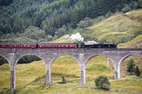 1757 Glenfinnan Viaduct &ndash; &copy; Konrad Füssel (Eberhardt TRAVEL)