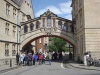 Oxford - Gruppe in New College Lane &ndash; &copy; Claudia Bernhardt (Eberhardt TRAVEL)