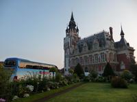 Calais-Rathaus &ndash; &copy; Konrad Füssel (Eberhardt TRAVEL)
