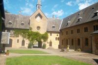 Erster Hof, Abtei Orval &ndash; &copy; Michael Krause (Eberhardt TRAVEL)