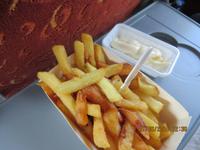 Pommes Bude am Atomium &ndash; &copy; Sabine Letzybyll (Eberhardt TRAVEL)