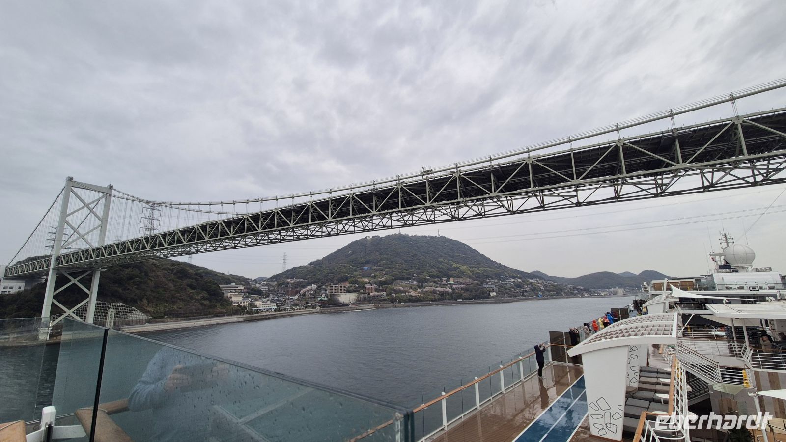 Durchfahrt Kanmon Brücke zwischen Kyushu und Honshu &ndash; &copy; Frank Nimschowski (Eberhardt TRAVEL)