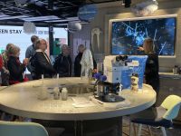 Untersuchung weiterer Wasserproben im Science Center &ndash; &copy; Jacob Spangenberg (Eberhardt TRAVEL)